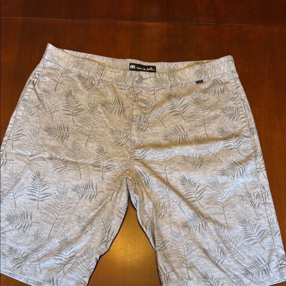 Travis Mathew Men's Gray Patterned Shorts